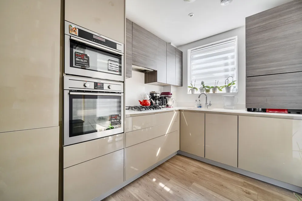 2 Dollis Valley Drive, High Barnet, EN5 photo 4