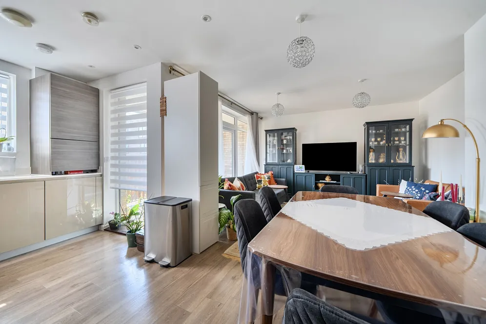 2 Dollis Valley Drive, High Barnet, EN5 photo 5