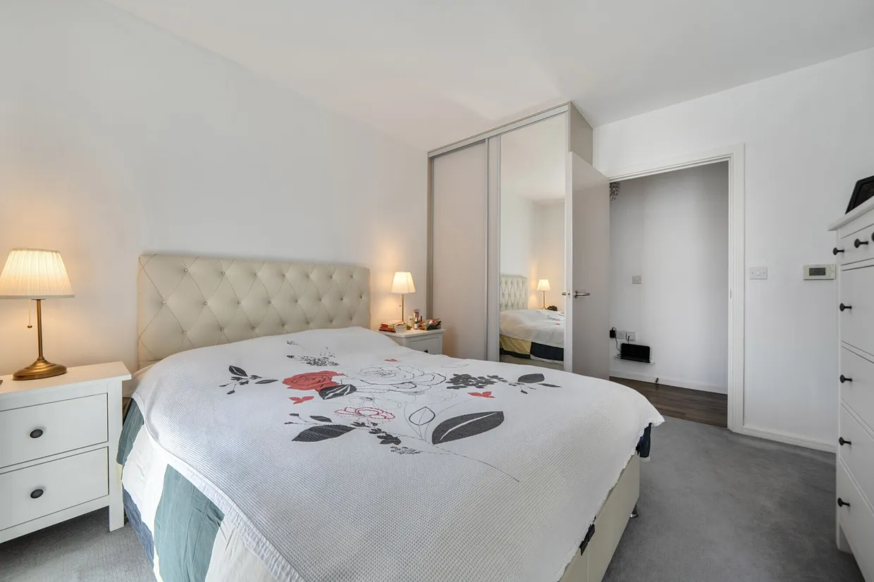 2 Dollis Valley Drive, High Barnet, EN5 photo 6