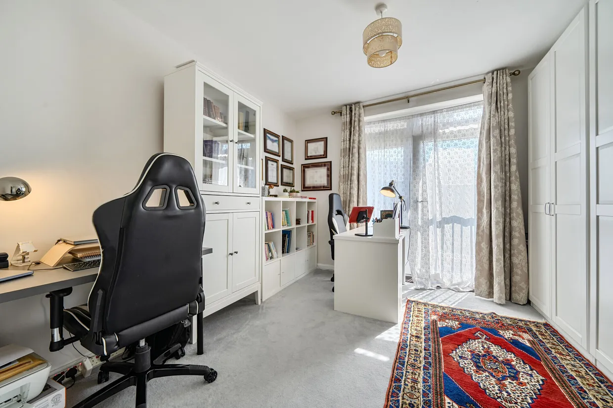 2 Dollis Valley Drive, High Barnet, EN5 photo 7