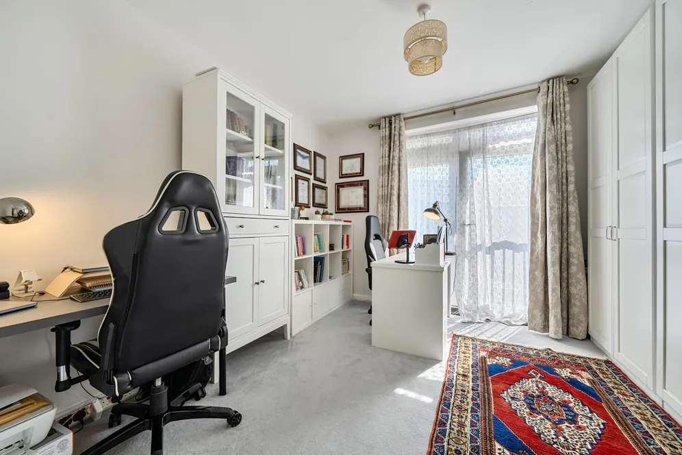 2 Dollis Valley Drive, High Barnet, EN5 photo 7