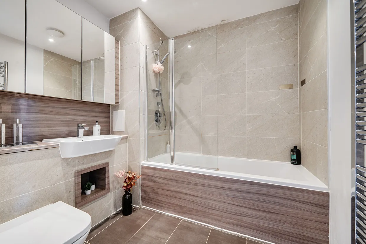 2 Dollis Valley Drive, High Barnet, EN5 photo 8