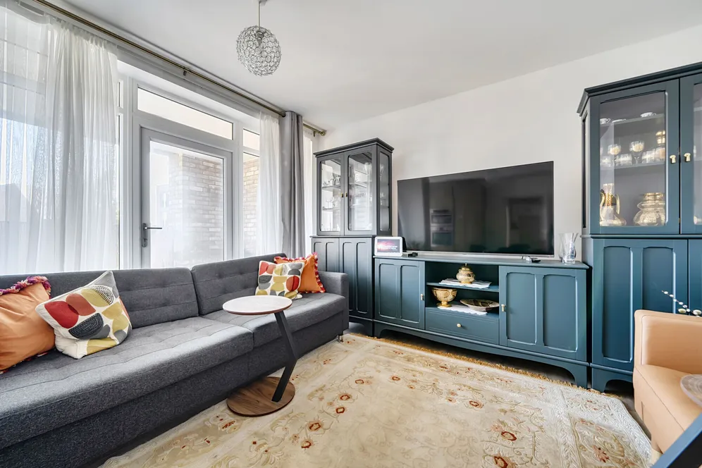 2 Dollis Valley Drive, High Barnet, EN5 photo 9