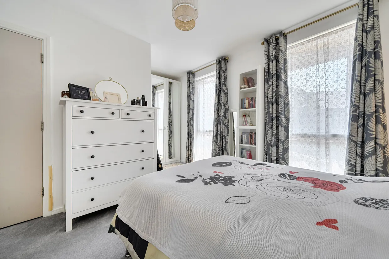 2 Dollis Valley Drive, High Barnet, EN5 photo 10