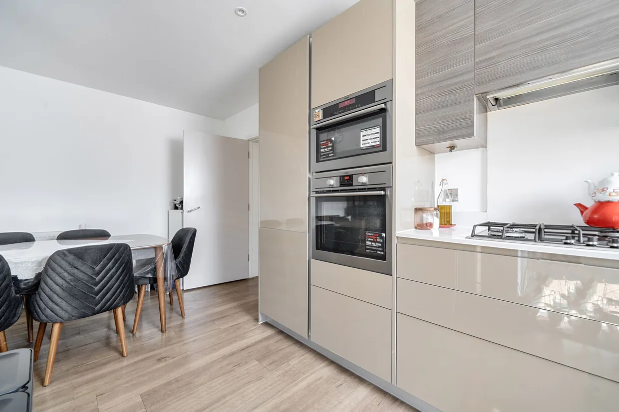 2 Dollis Valley Drive, High Barnet, EN5 photo 11
