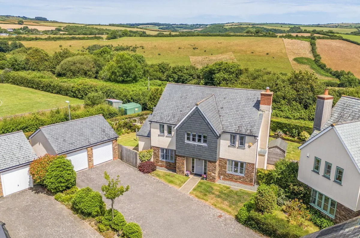 Chestnut Way, Loddiswell