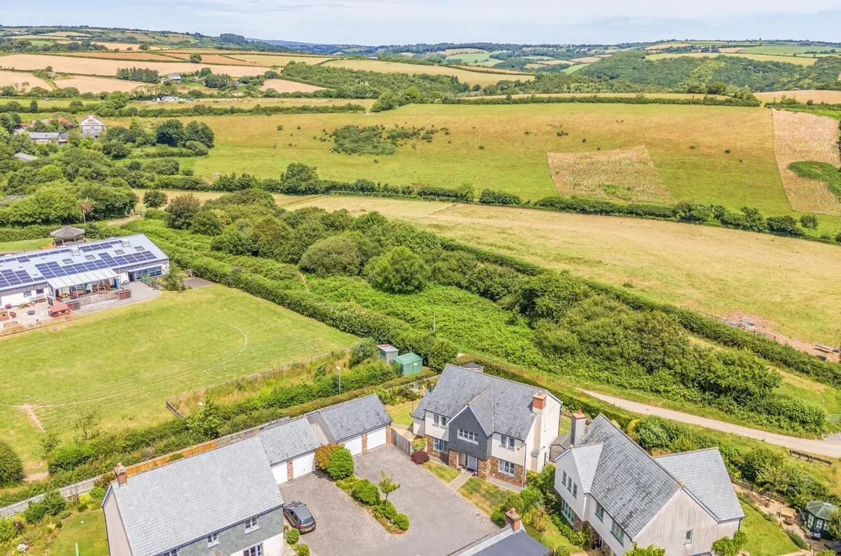 Chestnut Way, Loddiswell