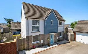 Horwell Drive, Hayle, Cornwall, TR27 photo