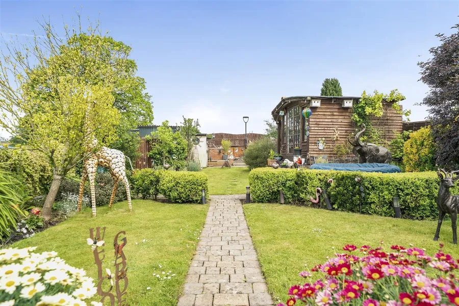 Property Image 9