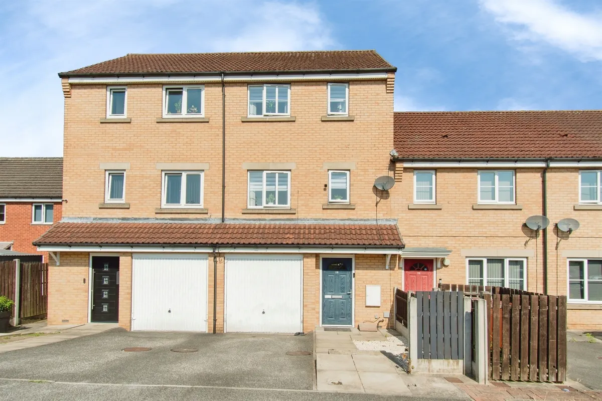 Bluebell Mews, CASTLEFORD