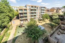 Cross Lane, London, N8 photo 14