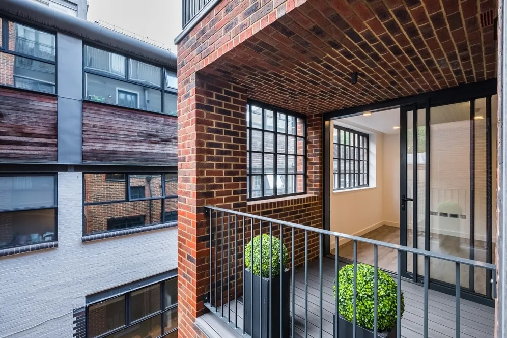 Tilney Court London EC1V photo 2
