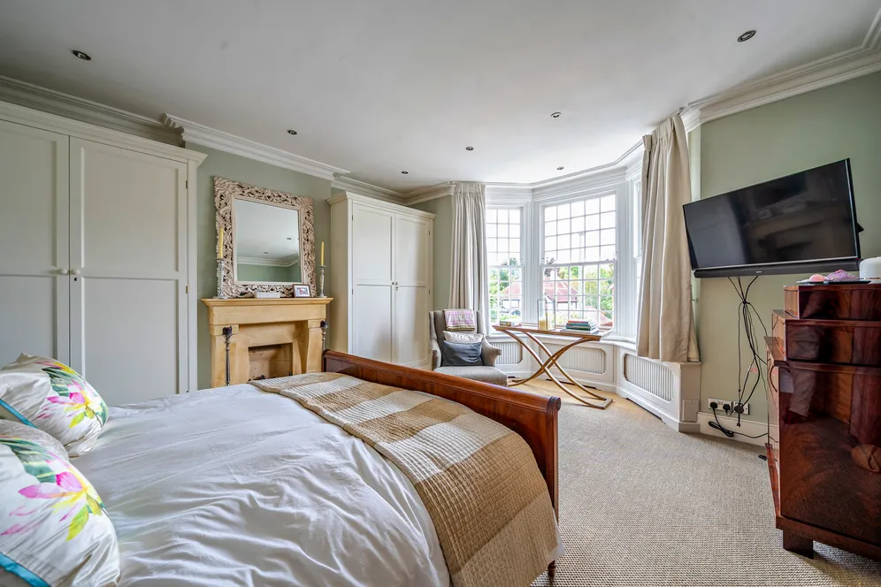 Burgh Heath Road, Epsom, KT17 photo 5