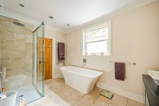 Burgh Heath Road, Epsom, KT17 photo 10