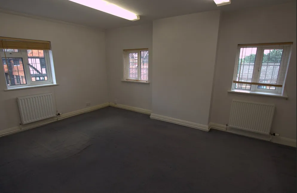 Property carousel item 4