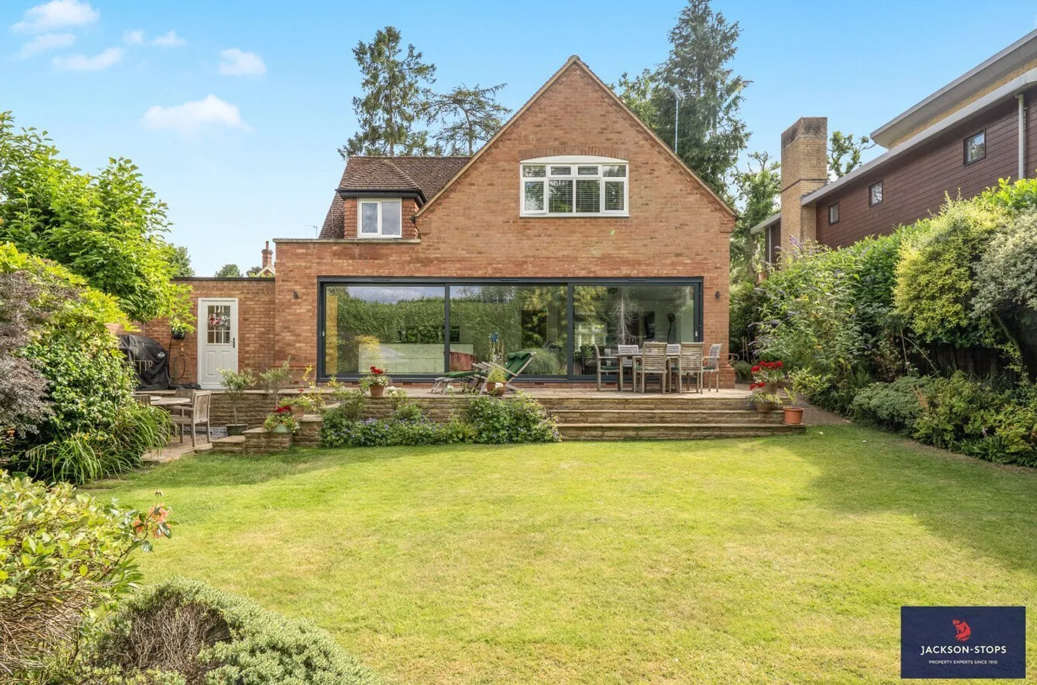 Mentone Avenue, Aspley Guise, MK17 photo 3