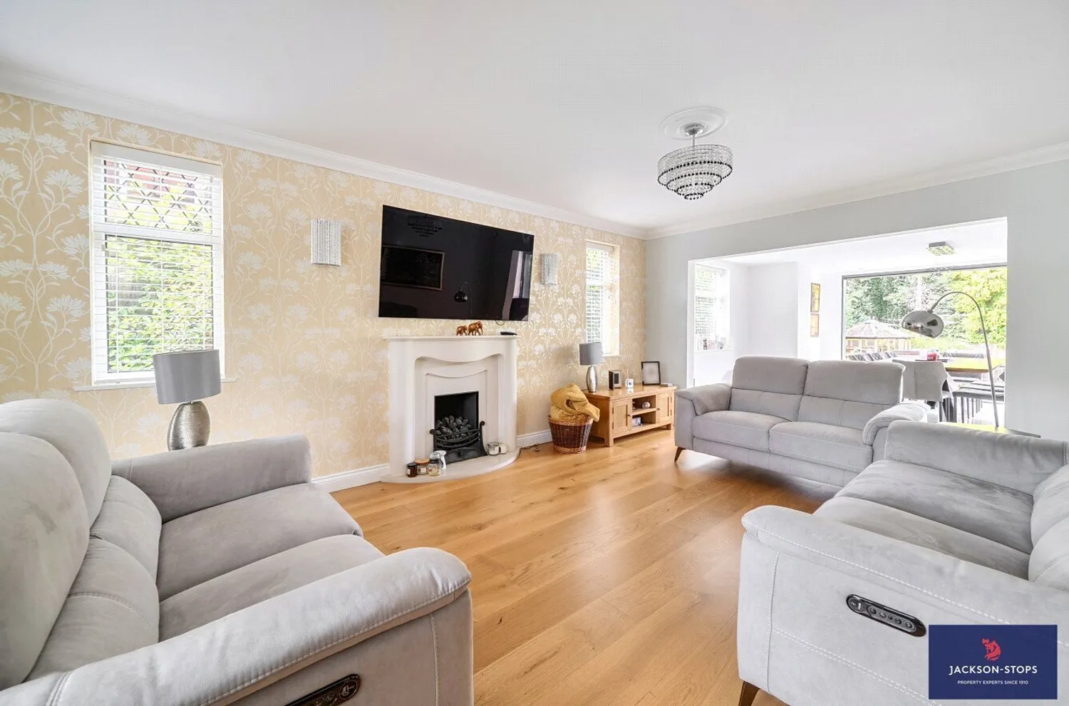 Mentone Avenue, Aspley Guise, MK17 photo 9