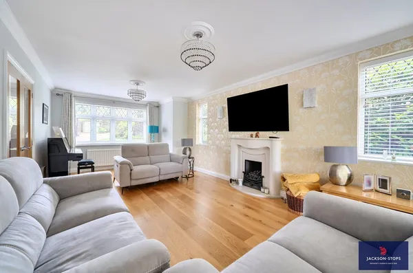 Mentone Avenue, Aspley Guise, MK17 photo 10