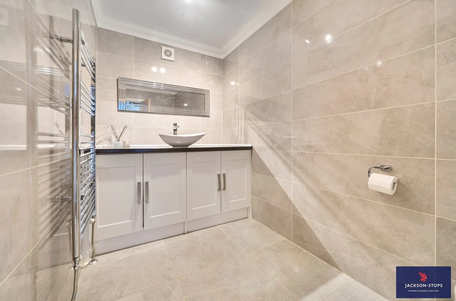 Mentone Avenue, Aspley Guise, MK17 photo 13
