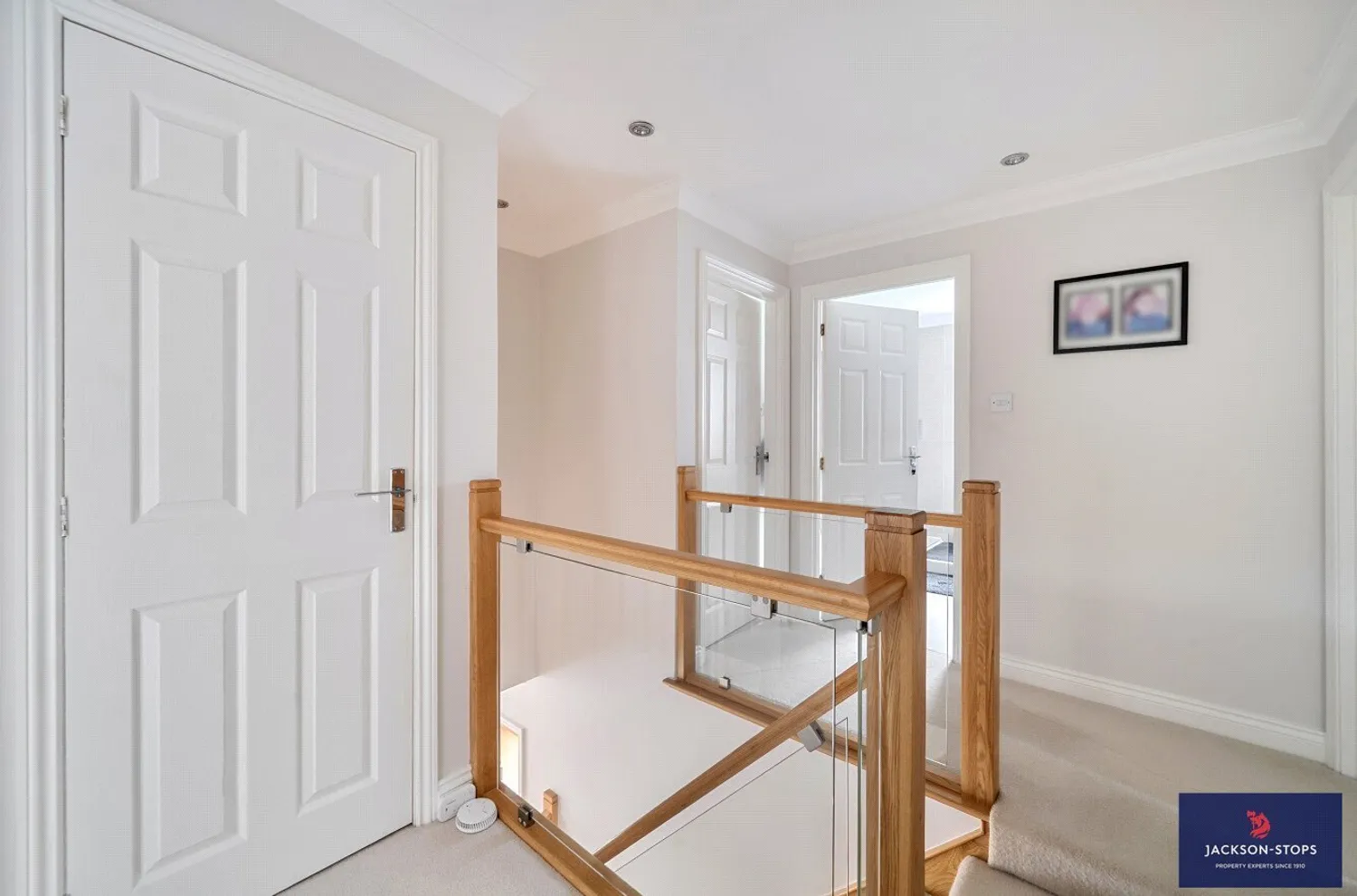 Mentone Avenue, Aspley Guise, MK17 photo 15