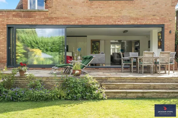 Mentone Avenue, Aspley Guise, MK17 photo 22