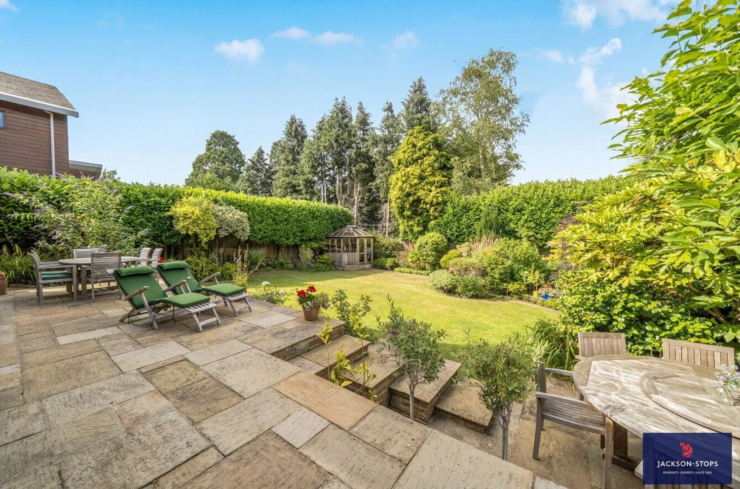 Mentone Avenue, Aspley Guise, MK17 photo 24