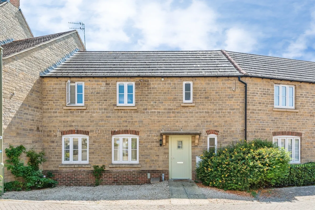 Willowbank, Witney