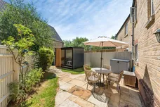 Willowbank, Witney