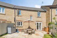 Willowbank, Witney