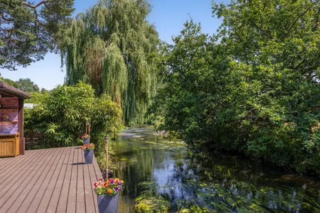 Reading Road, Eversley, RG27