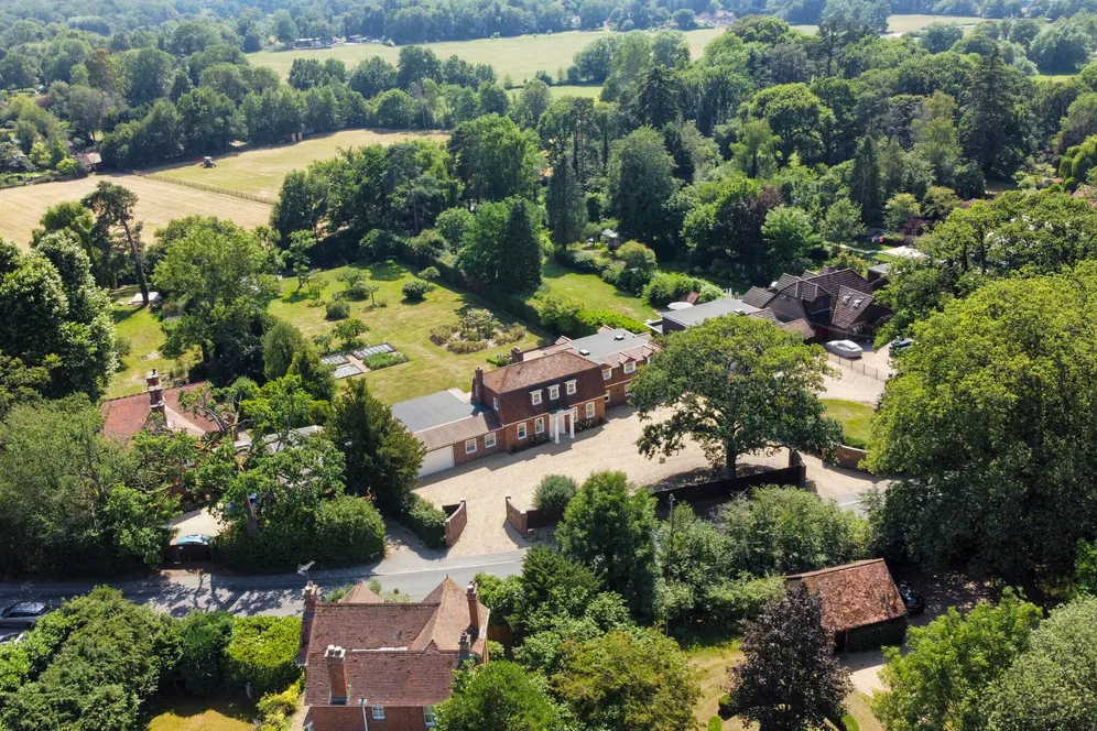 Reading Road, Eversley, RG27 photo 4
