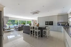 Reading Road, Eversley, RG27 photo 6