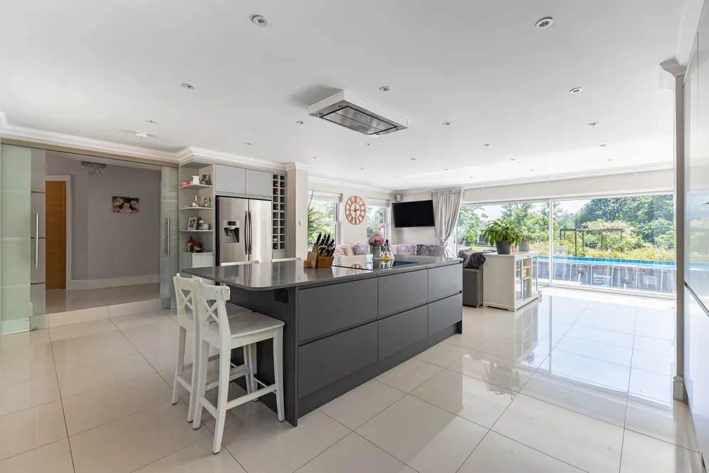 Reading Road, Eversley, RG27 photo 7