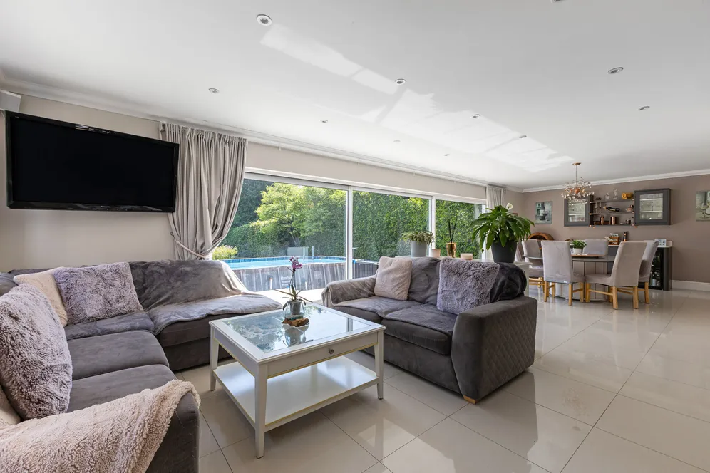Reading Road, Eversley, RG27 photo 9