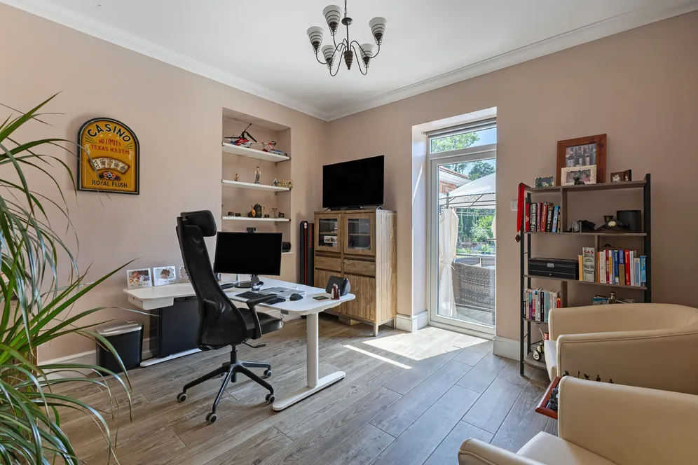 Reading Road, Eversley, RG27 photo 14