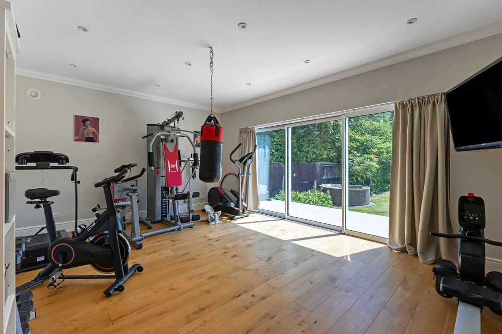 Reading Road, Eversley, RG27 photo 15