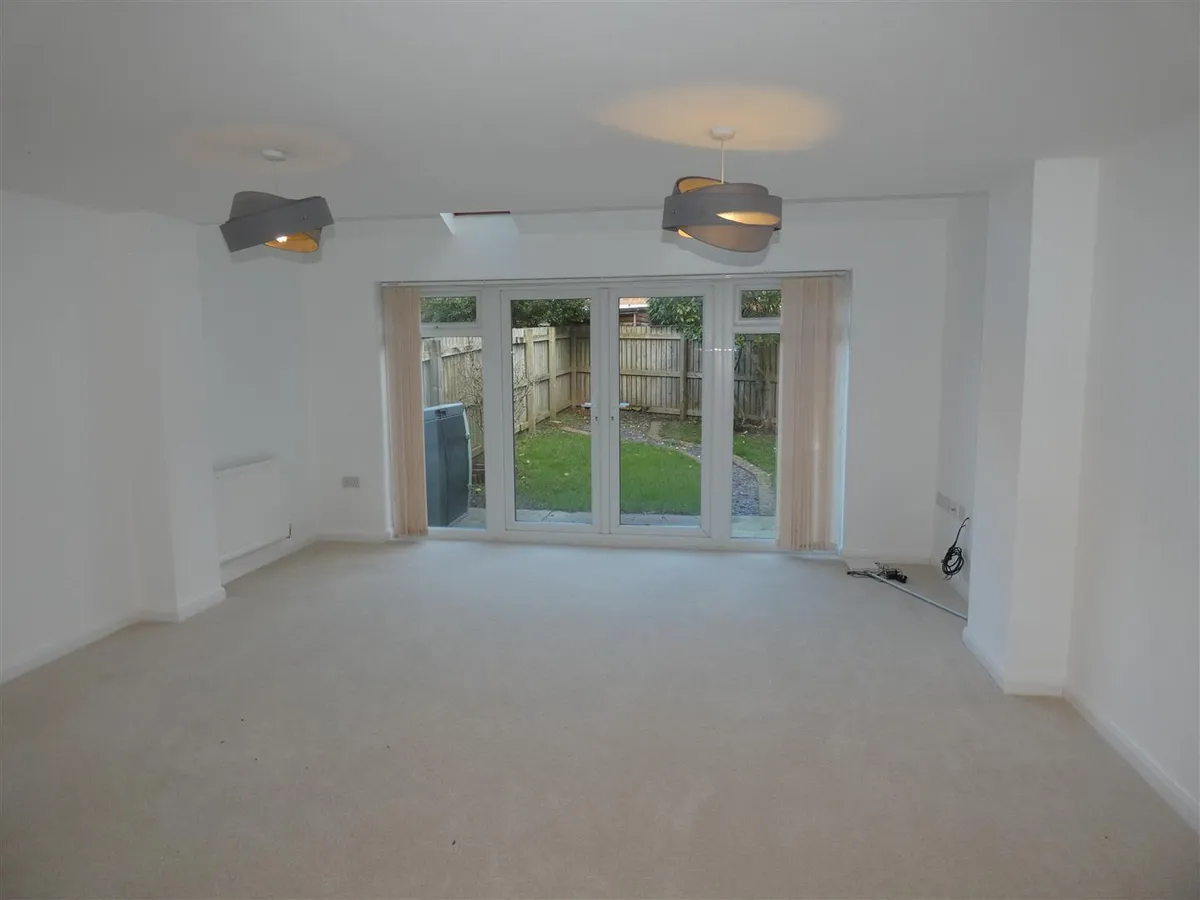 8 Harewood Crest, Brough
