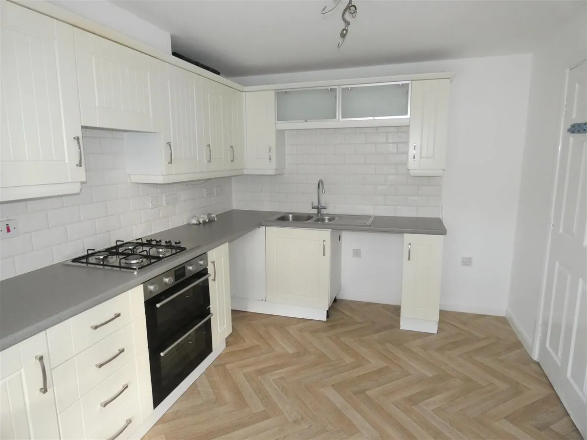 8 Harewood Crest, Brough
