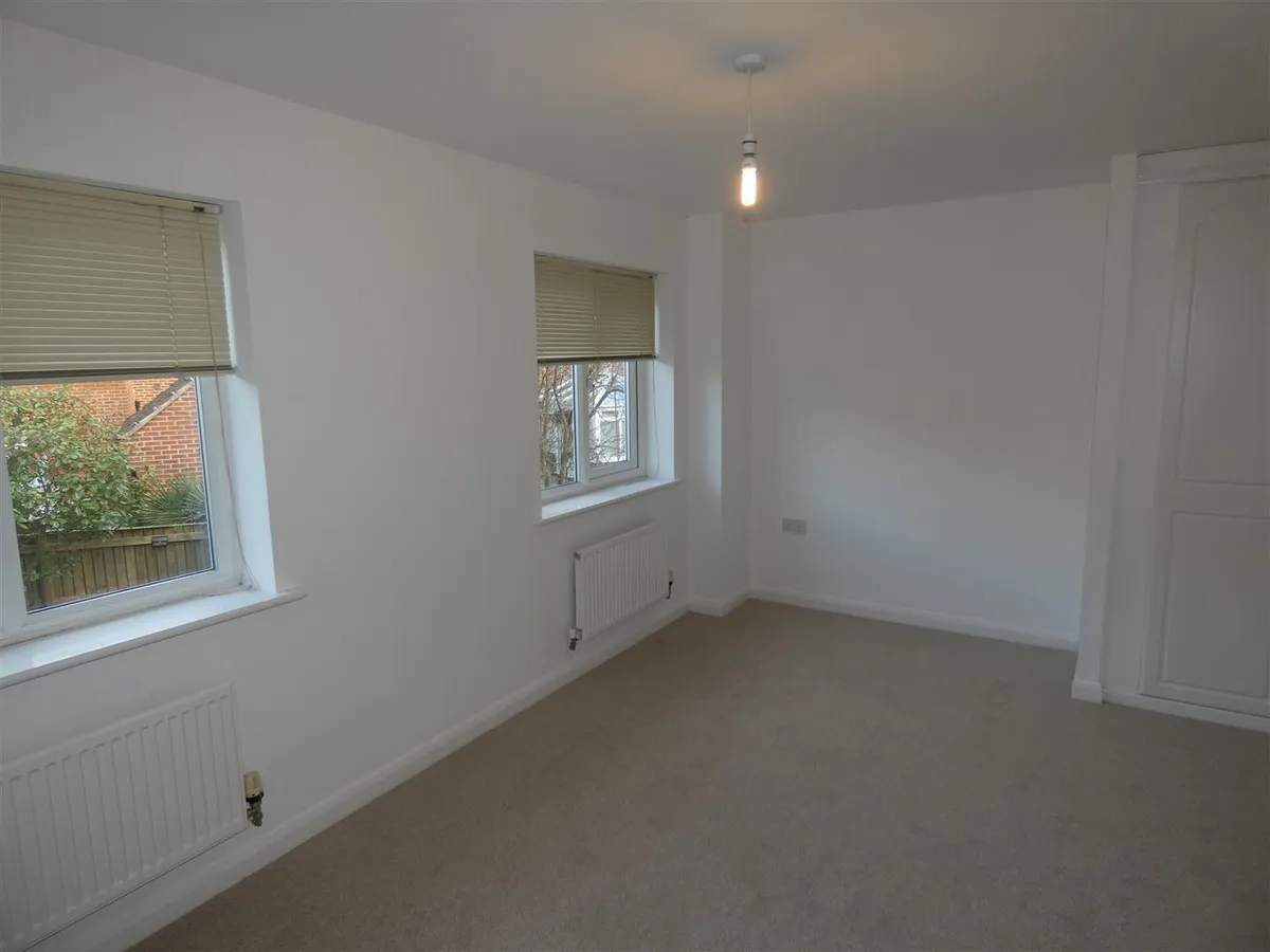 8 Harewood Crest, Brough