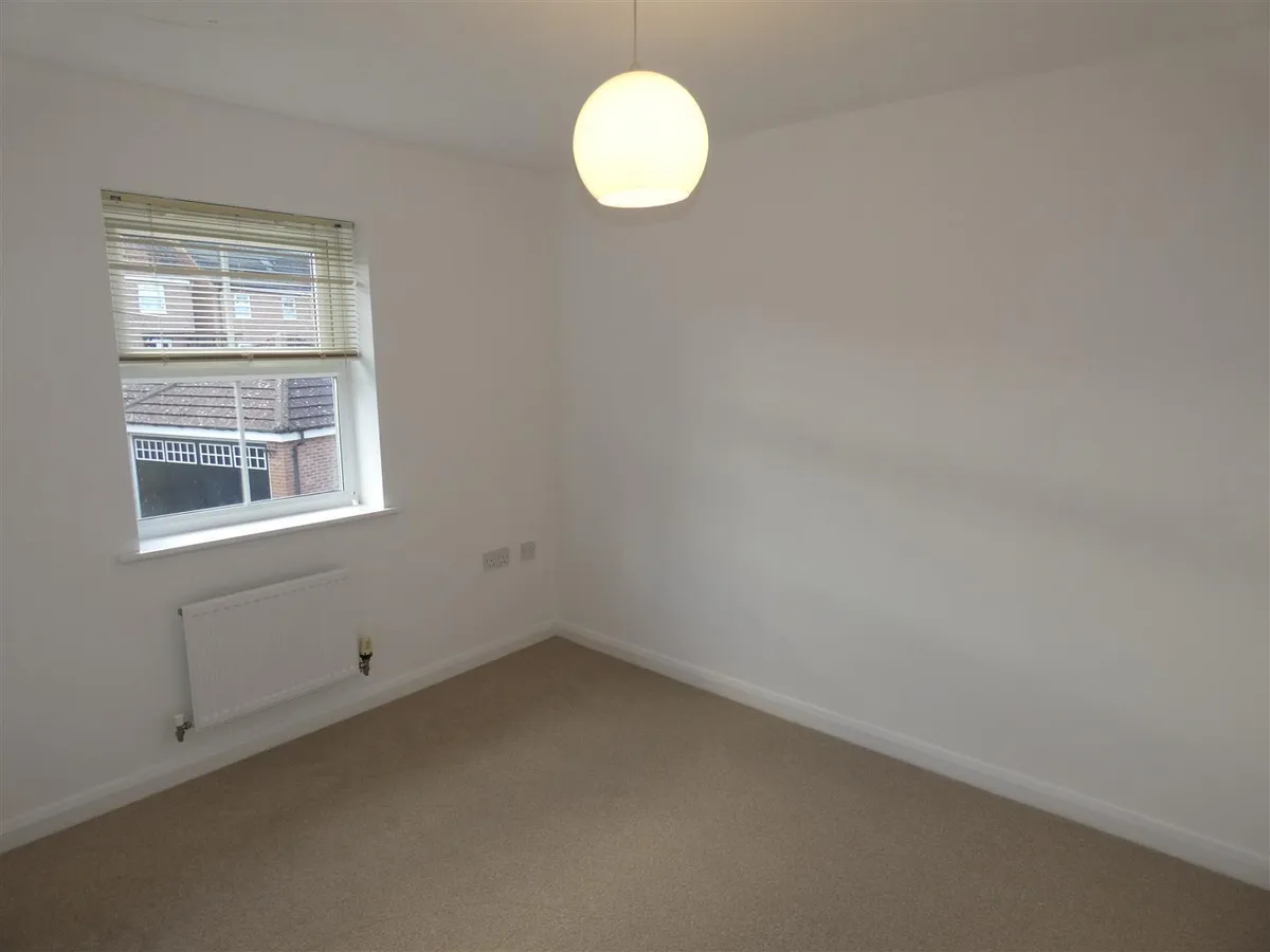 8 Harewood Crest, Brough