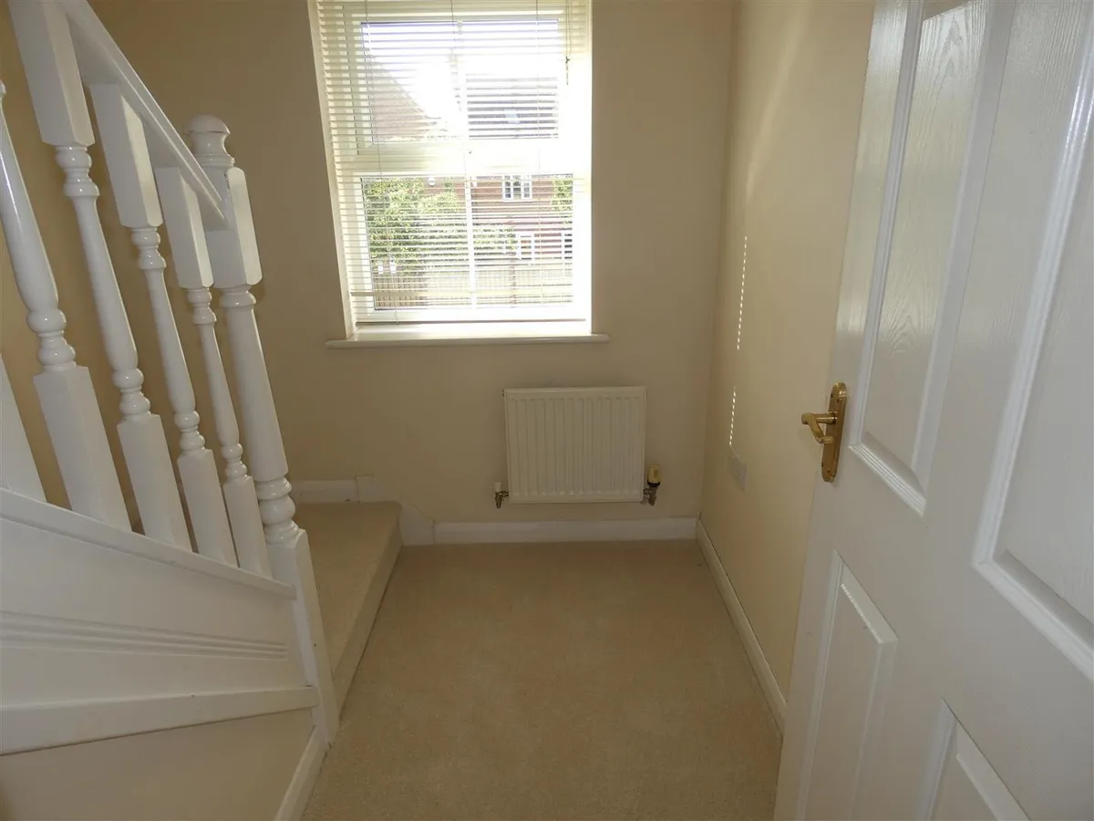 8 Harewood Crest, Brough