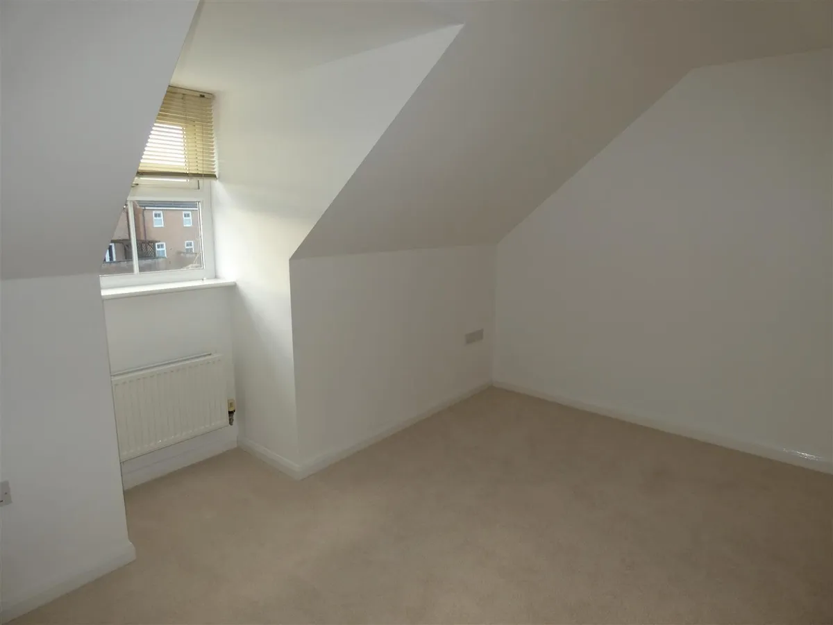8 Harewood Crest, Brough