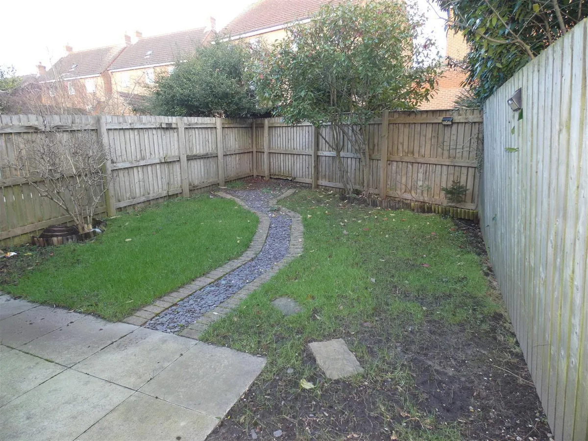 8 Harewood Crest, Brough
