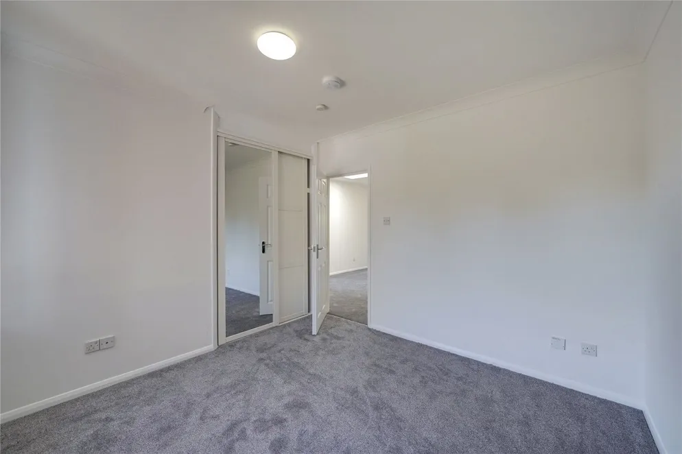 Property carousel item 12