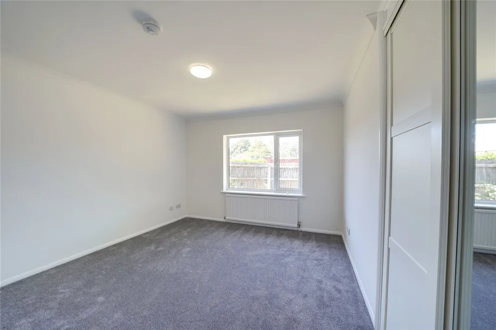 Property carousel item 13