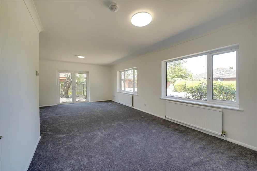 Property carousel item 18