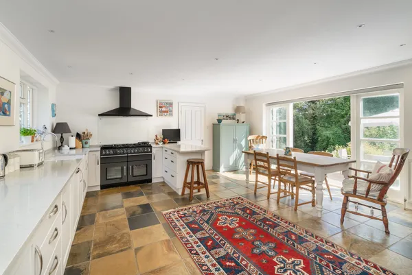 Lunghurst Road, Woldingham, CR3 photo 3