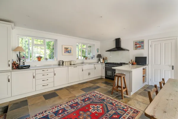 Lunghurst Road, Woldingham, CR3 photo 5