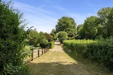 Jefferies Road, Leatherhead, KT24 photo 17