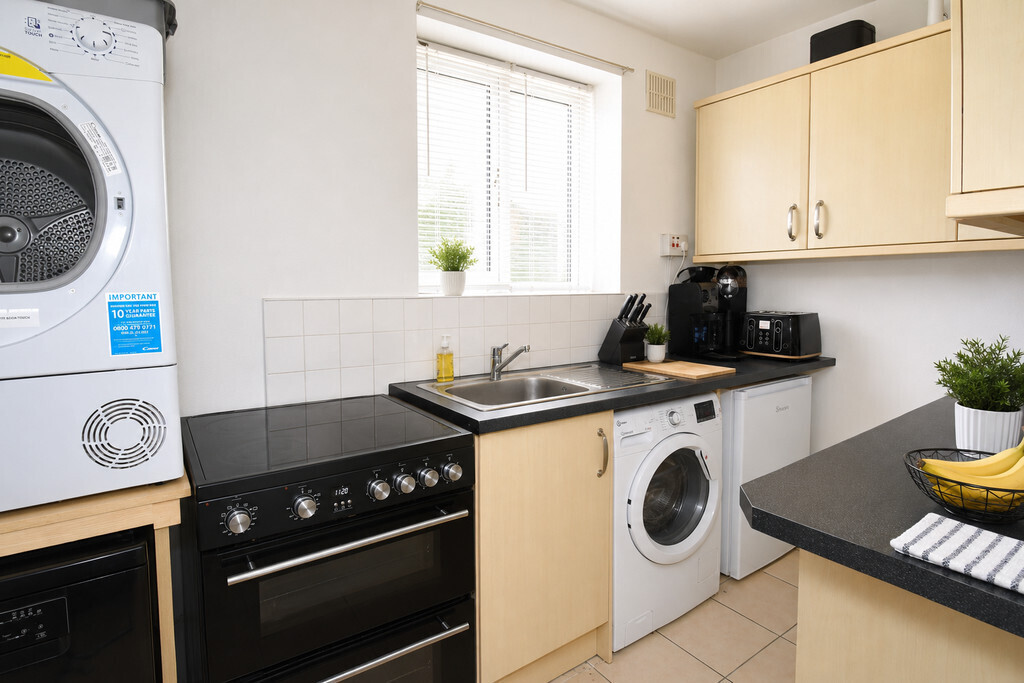 Dillam Close, Longford Image 3